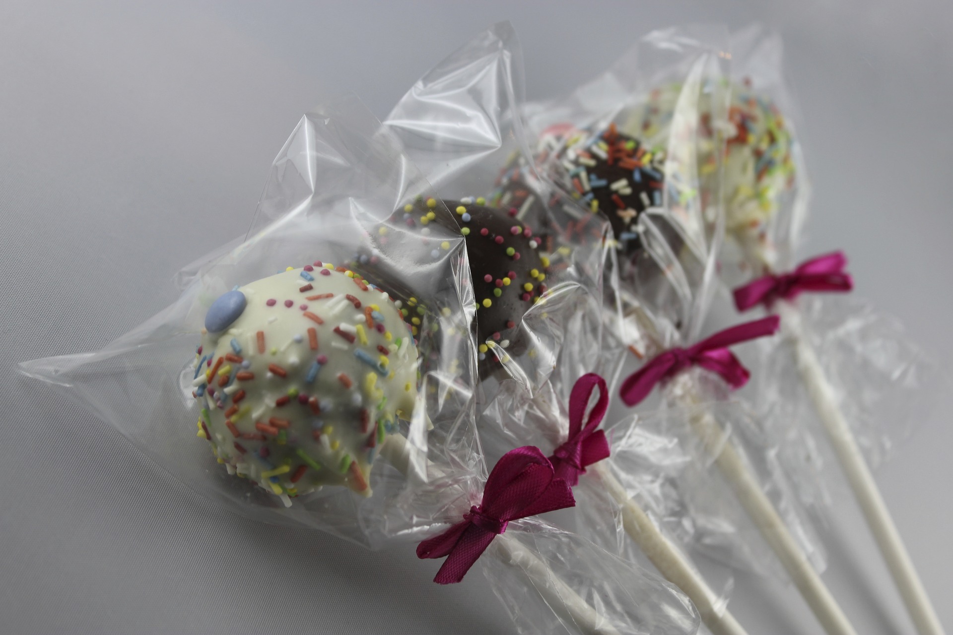 A StepbyStep Guide On How To Make Cake Pops Bakery Cakes Prices