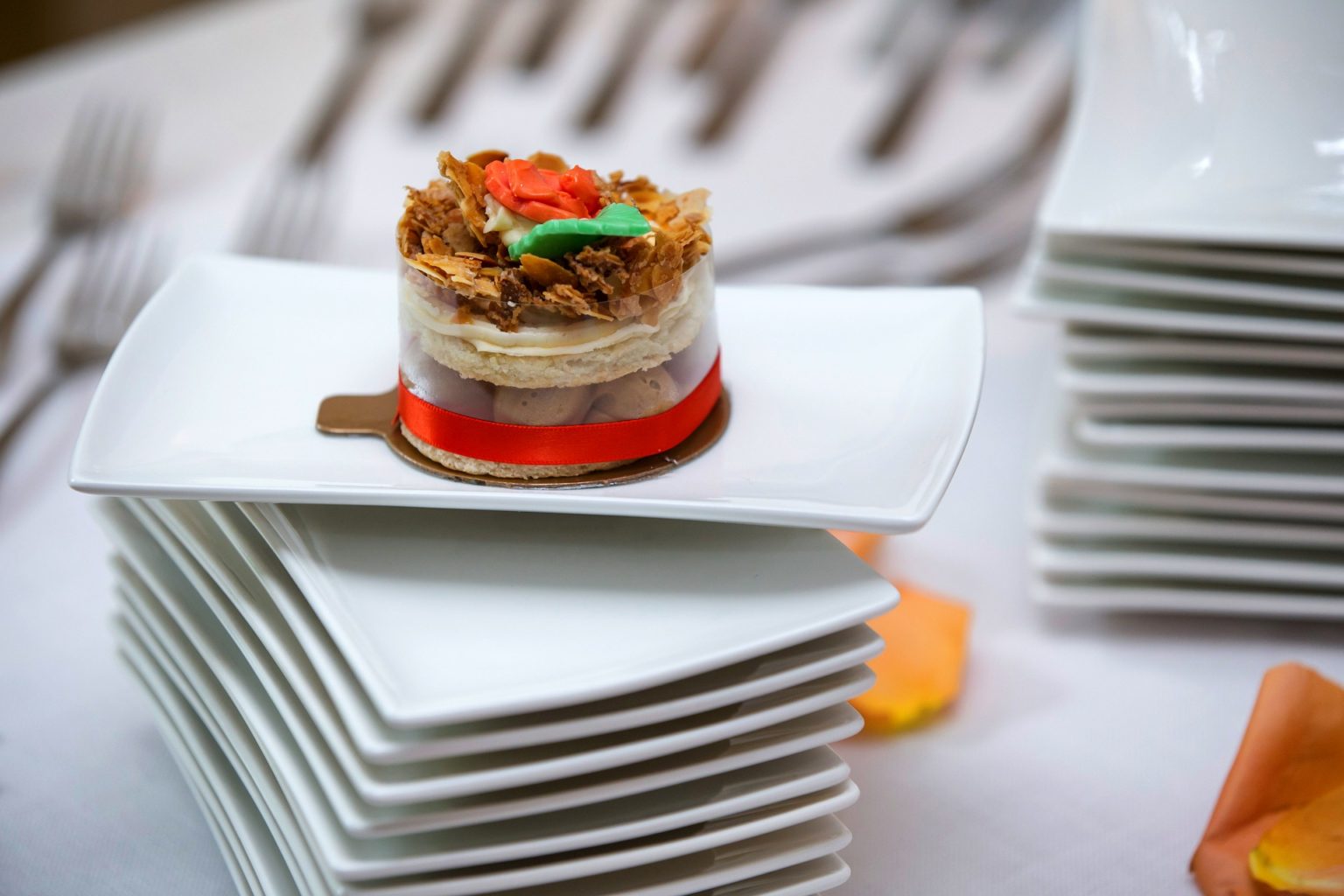 How To Charge For Cake Delivery From Your Small Business