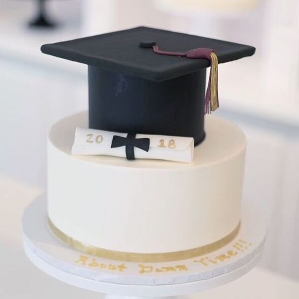 Porto's Cake Graduation Cake