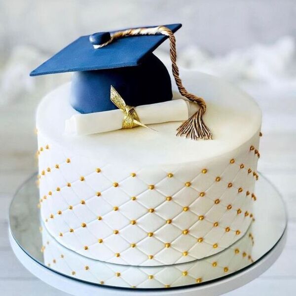 Satura Cakes Graduation Cake